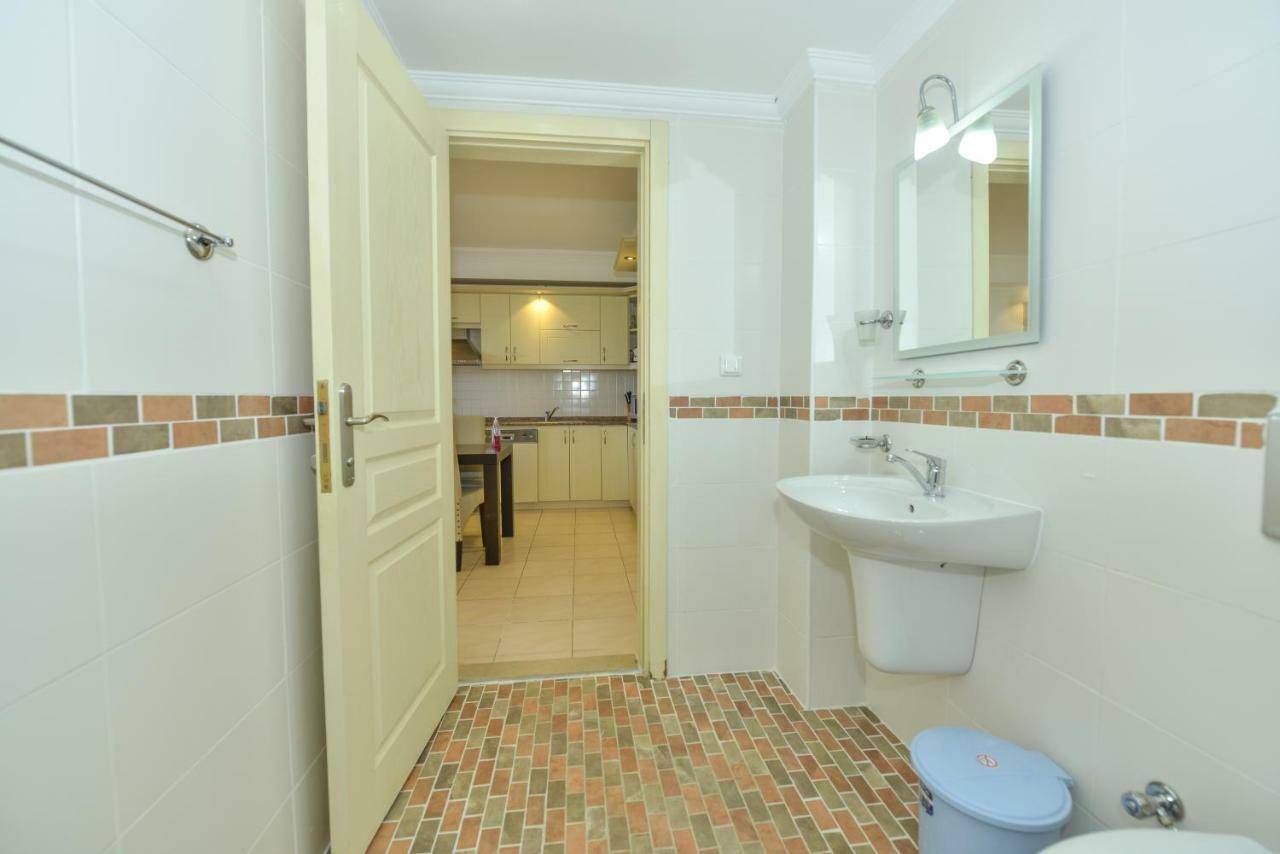 Saros Apartments Calis Beach Fethiye Exterior foto